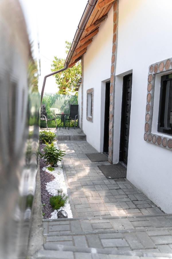La Fanar Guesthouse Curtea de Argeş Exteriér fotografie